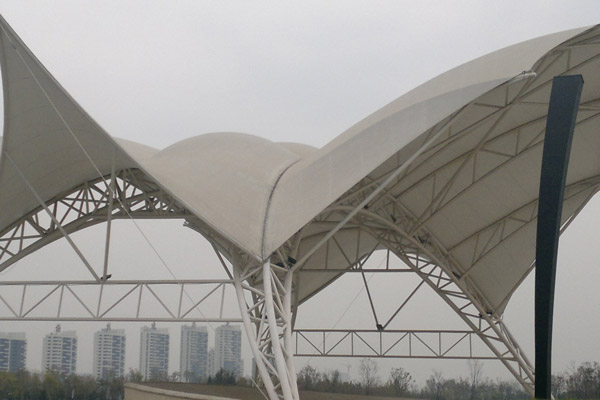 成都张拉膜：多样化的应用场景，打造独特空间体验