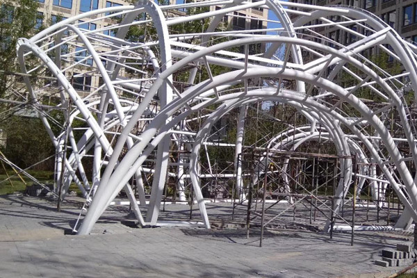 成都异形结构搭建要求：创新与安全并重